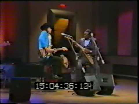 Stevie Ray Vaughan &amp; Albert King - The Sky is Crying (Part 1)